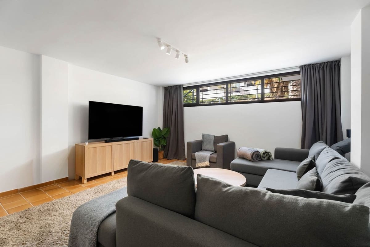 3 soveværelse Byhus til salg i Riviera del Sol med swimmingpool - € 495.000 (Ref: 9201592)