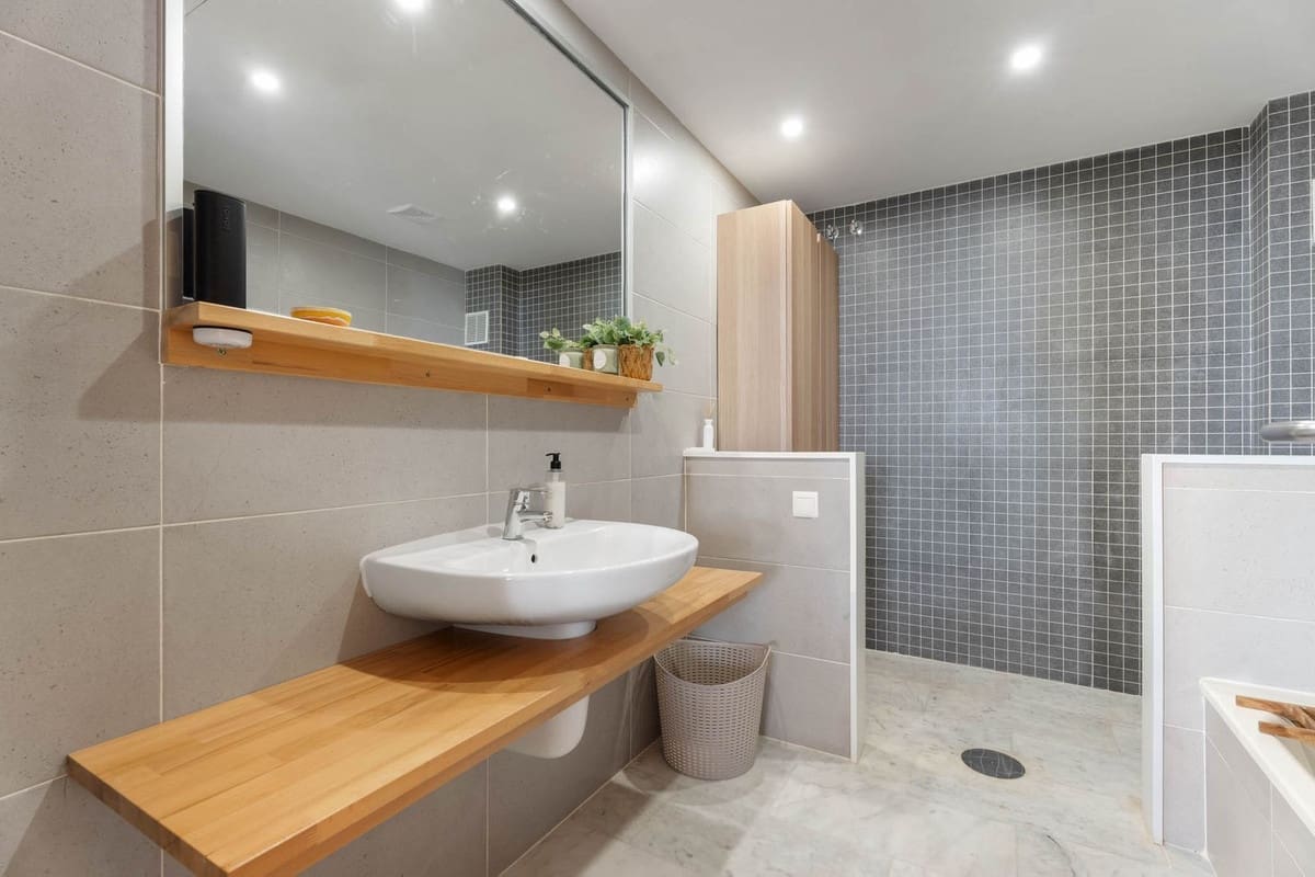 3 soveværelse Byhus til salg i Riviera del Sol med swimmingpool - € 495.000 (Ref: 9201592)