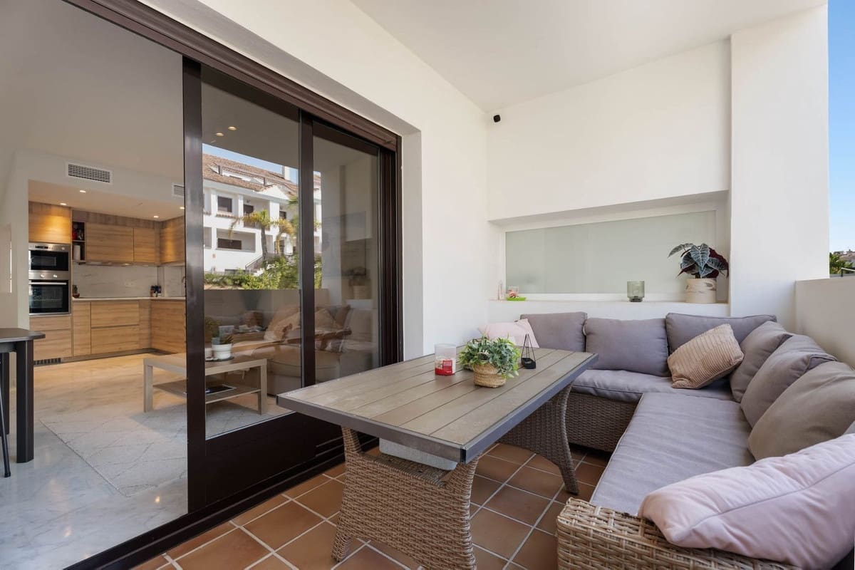 3 soveværelse Byhus til salg i Riviera del Sol med swimmingpool - € 495.000 (Ref: 9201592)