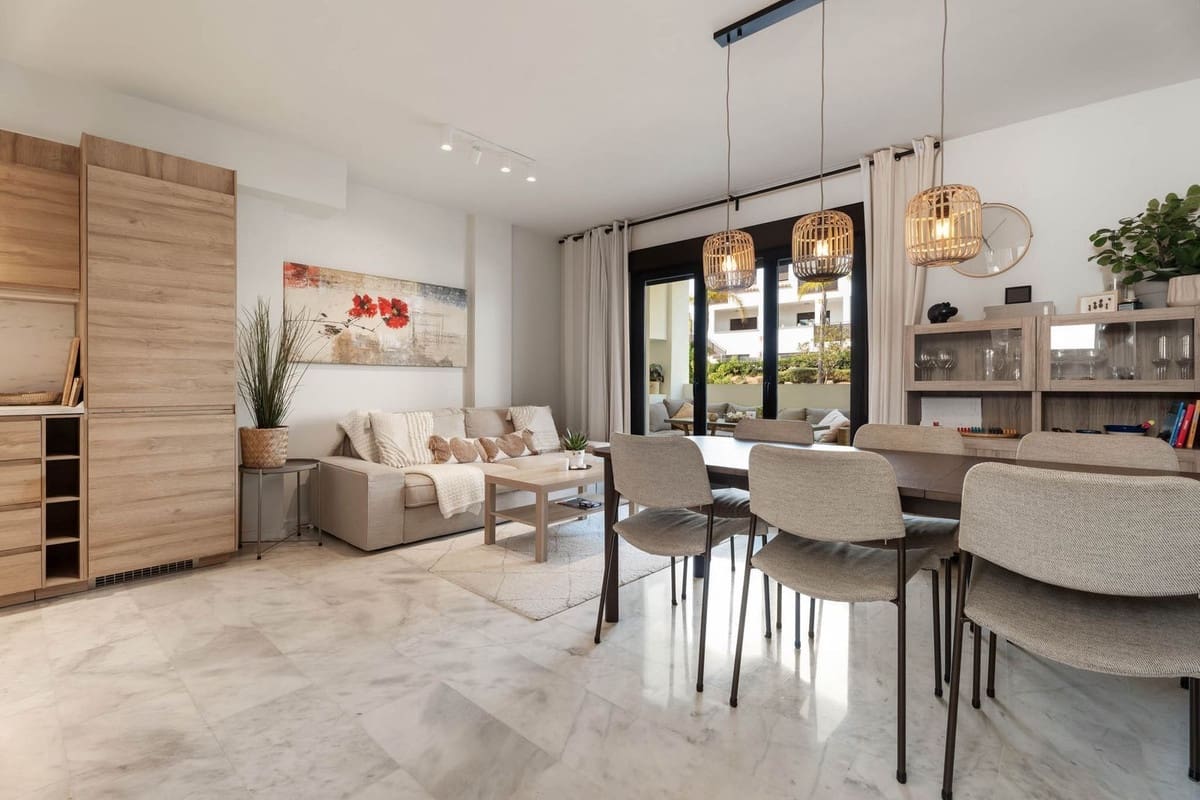 3 soveværelse Byhus til salg i Riviera del Sol med swimmingpool - € 495.000 (Ref: 9201592)