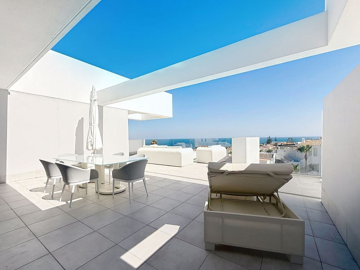 3 soverom Penthouse til salgs i La Duquesa / Puerto de la Duquesa med svømmebasseng garasje - € 725 000 (Ref: 9201593)