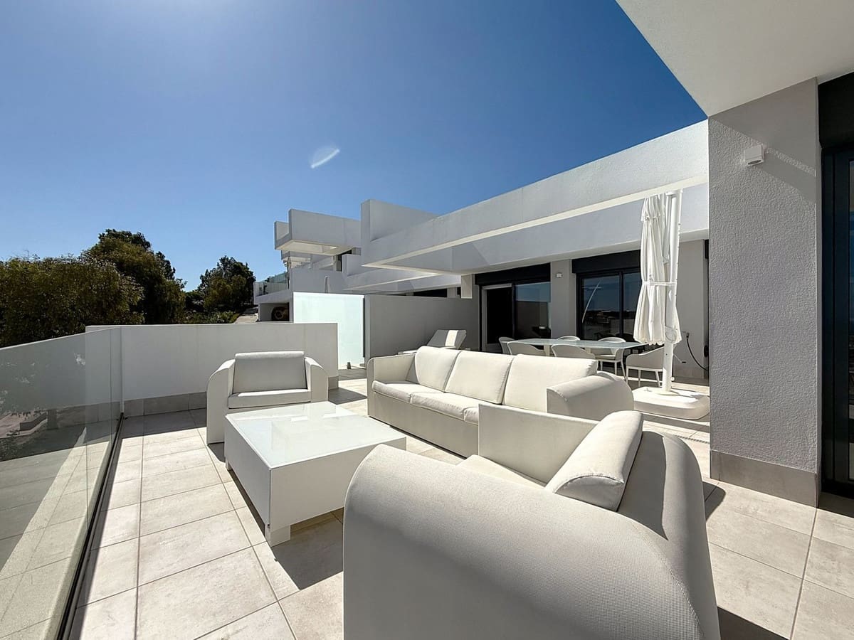 3 soverom Penthouse til salgs i La Duquesa / Puerto de la Duquesa med svømmebasseng garasje - € 725 000 (Ref: 9201593)