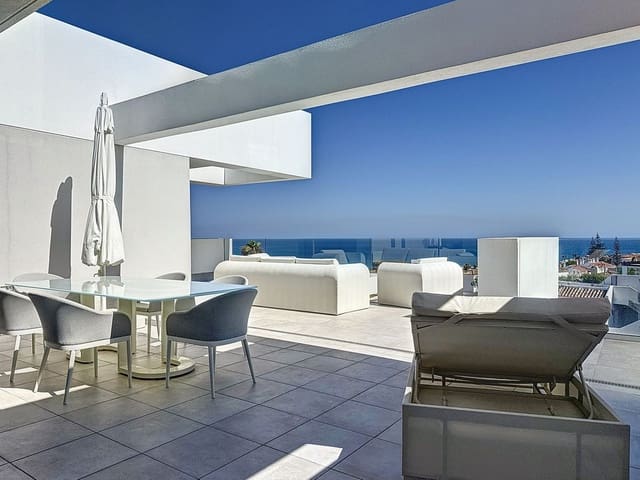 3 makuuhuone Kattohuoneisto myytävänä paikassa La Duquesa / Puerto de la Duquesa, Manilva mukana uima-altaan 
autotalli - 725 000 € (Ref: 9201593)