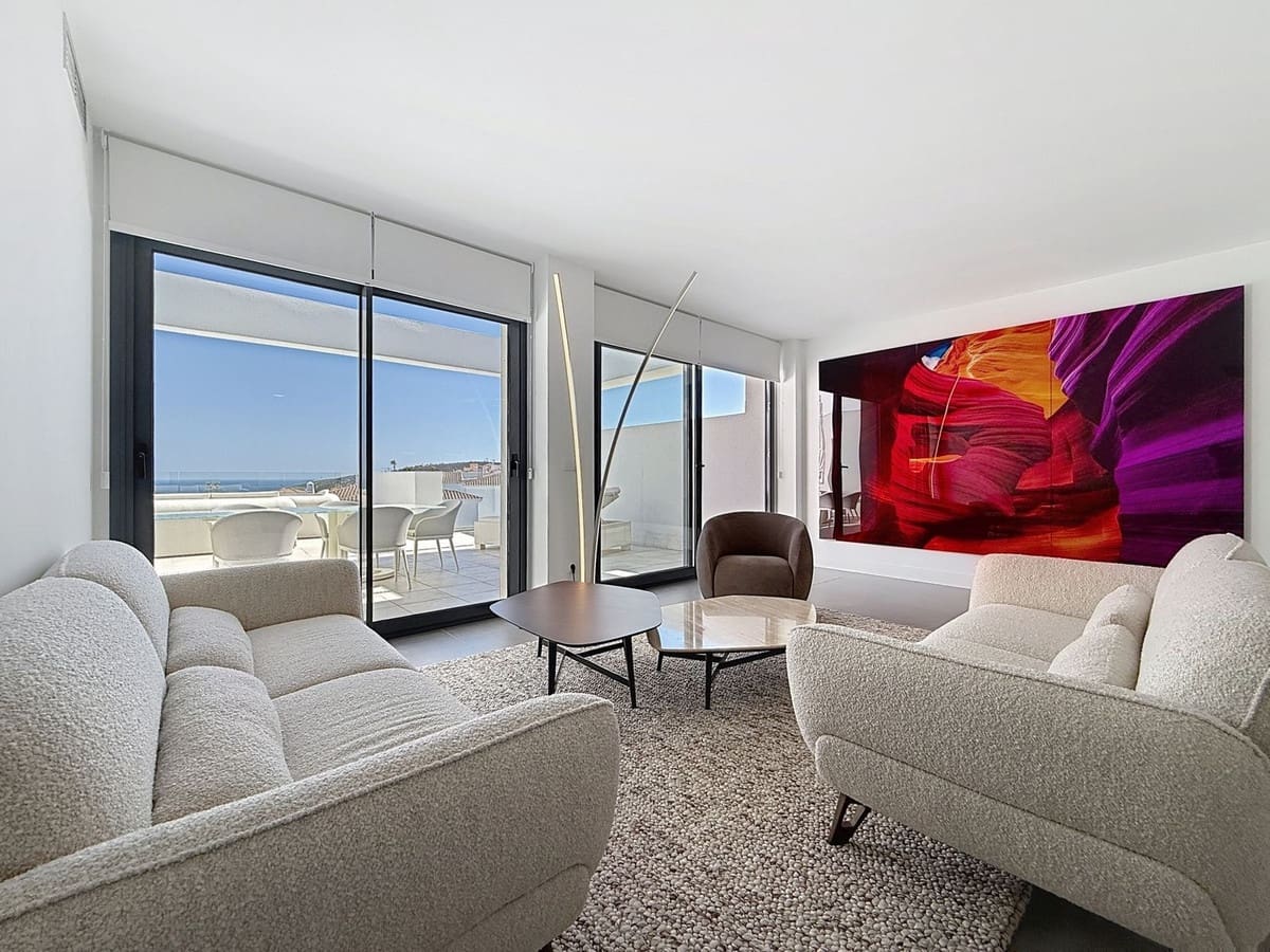 3 soverom Penthouse til salgs i La Duquesa / Puerto de la Duquesa med svømmebasseng garasje - € 725 000 (Ref: 9201593)