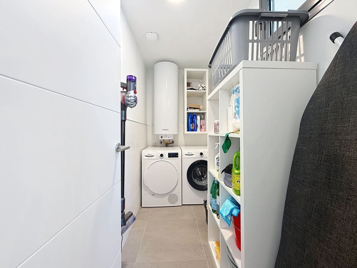 3 soverom Penthouse til salgs i La Duquesa / Puerto de la Duquesa med svømmebasseng garasje - € 725 000 (Ref: 9201593)