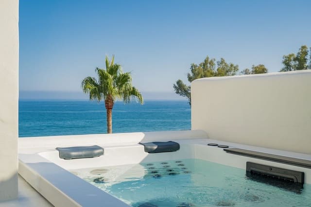 3 soverom Leilighet til salgs i New Golden Mile, Estepona med svømmebasseng garasje - € 2 995 000 (Ref: 9216788)