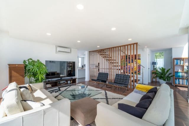 6 slaapkamer Villa te koop in Buenas Noches, Estepona met zwembad garage - € 1.600.000 (Ref: 9216790)