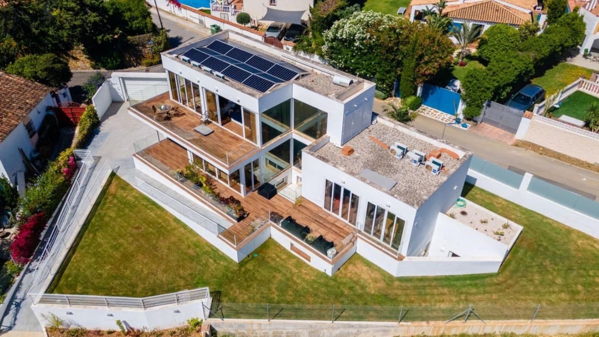 6 soverom Villa til salgs i Buenas Noches med svømmebasseng garasje - € 1 600 000 (Ref: 9216790)