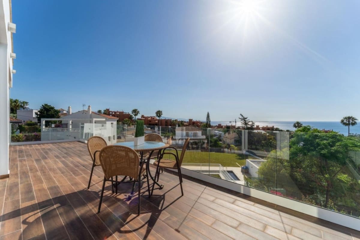 6 soverom Villa til salgs i Buenas Noches med svømmebasseng garasje - € 1 600 000 (Ref: 9216790)