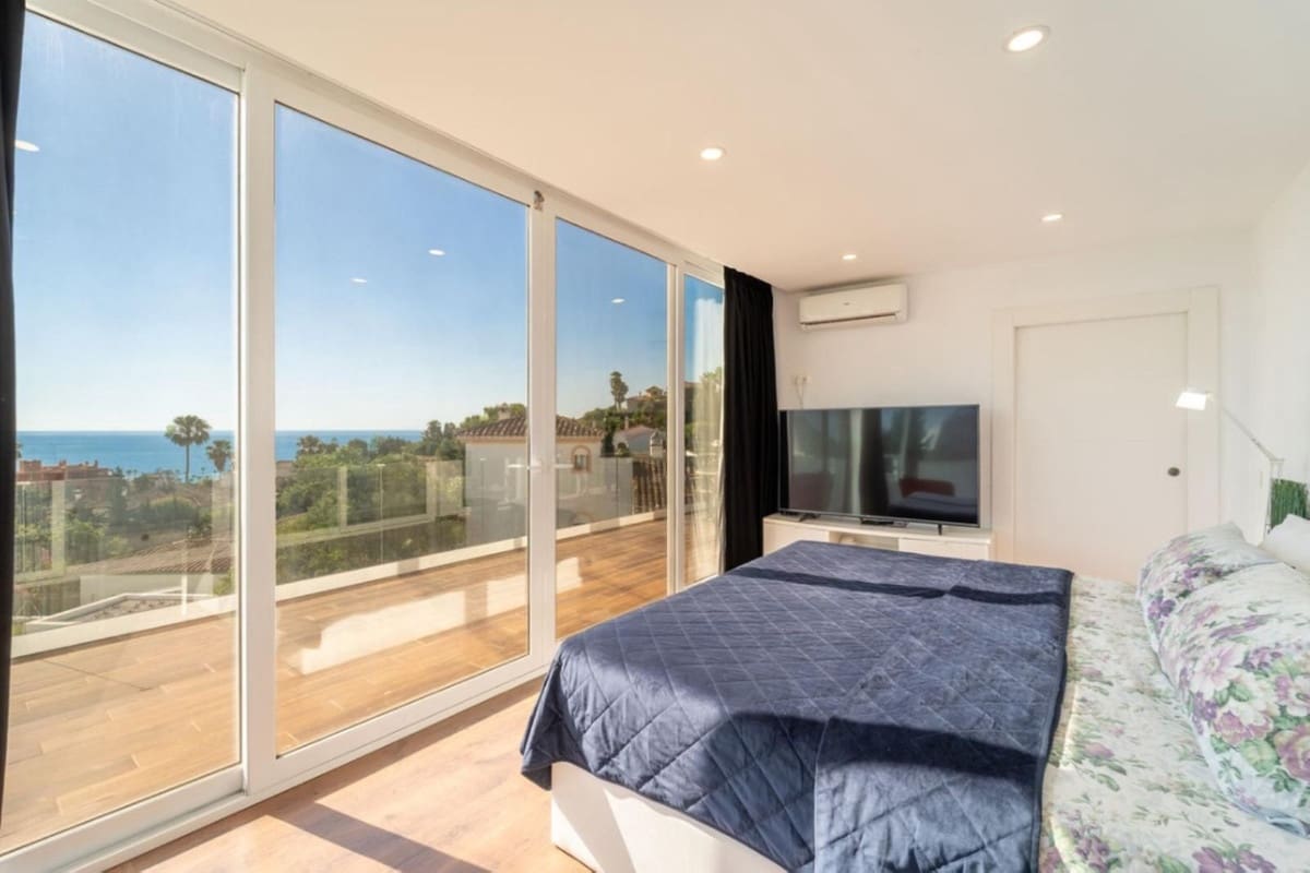 6 soverom Villa til salgs i Buenas Noches med svømmebasseng garasje - € 1 600 000 (Ref: 9216790)