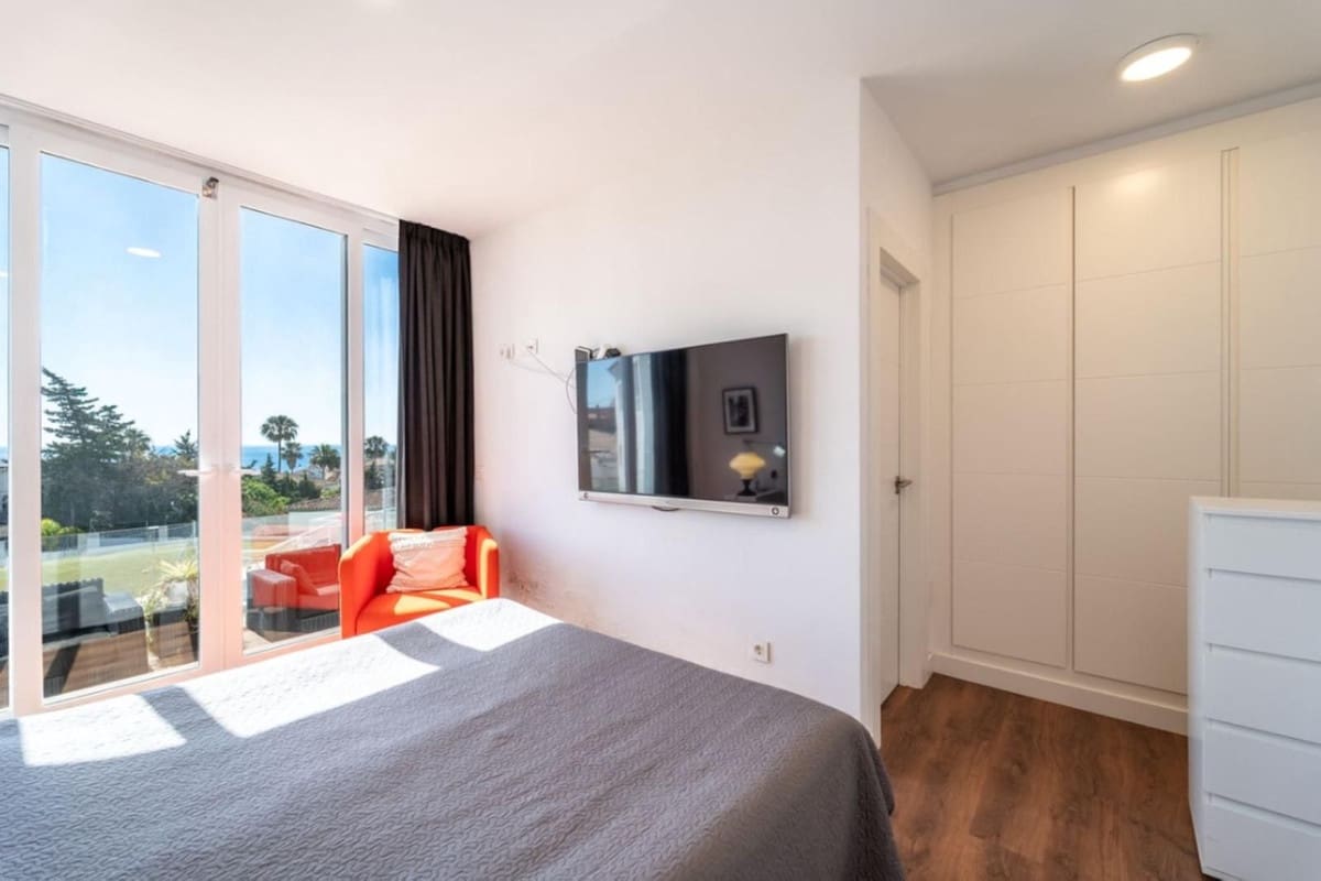 6 soverom Villa til salgs i Buenas Noches med svømmebasseng garasje - € 1 600 000 (Ref: 9216790)