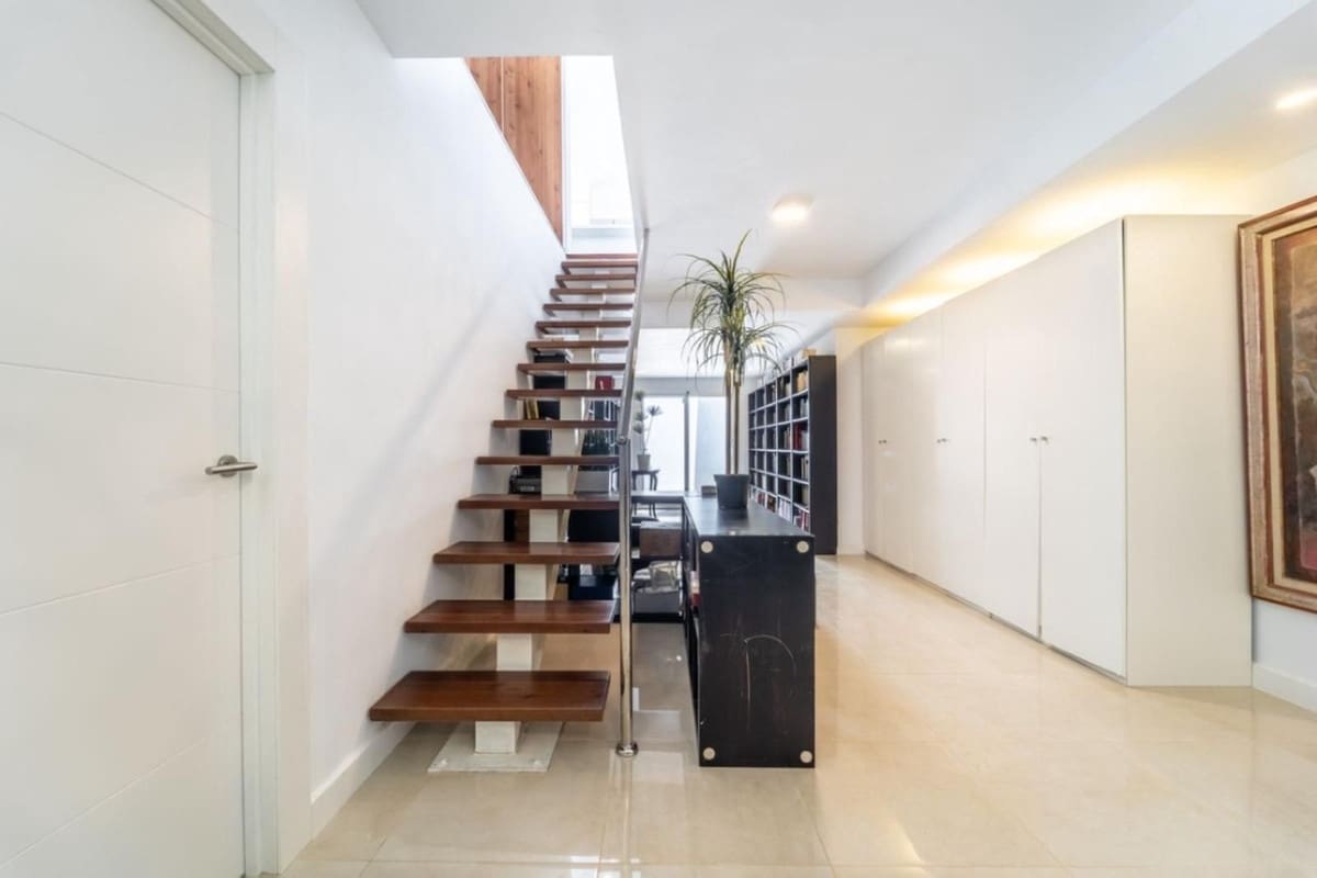 6 soverom Villa til salgs i Buenas Noches med svømmebasseng garasje - € 1 600 000 (Ref: 9216790)