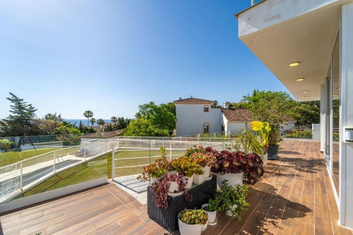 6 soverom Villa til salgs i Buenas Noches med svømmebasseng garasje - € 1 600 000 (Ref: 9216790)