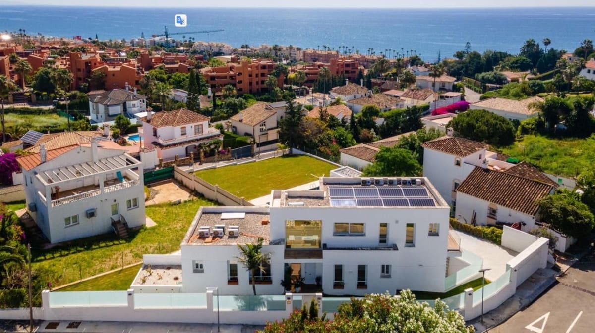 6 soverom Villa til salgs i Buenas Noches med svømmebasseng garasje - € 1 600 000 (Ref: 9216790)