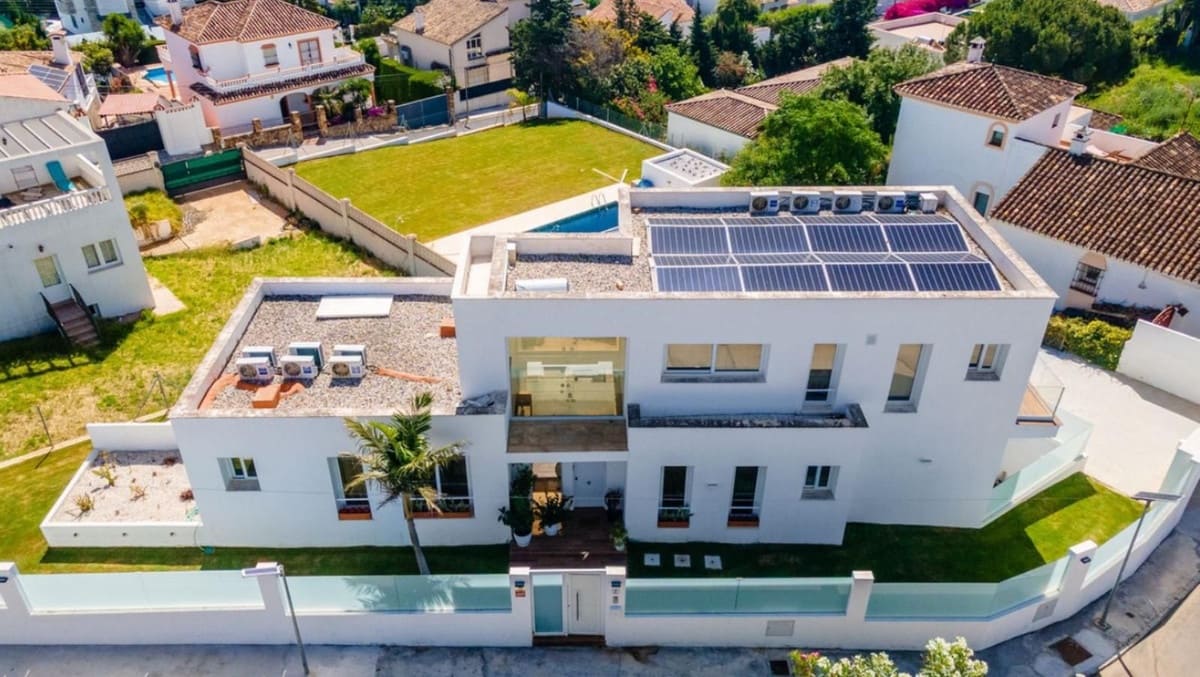 6 soverom Villa til salgs i Buenas Noches med svømmebasseng garasje - € 1 600 000 (Ref: 9216790)