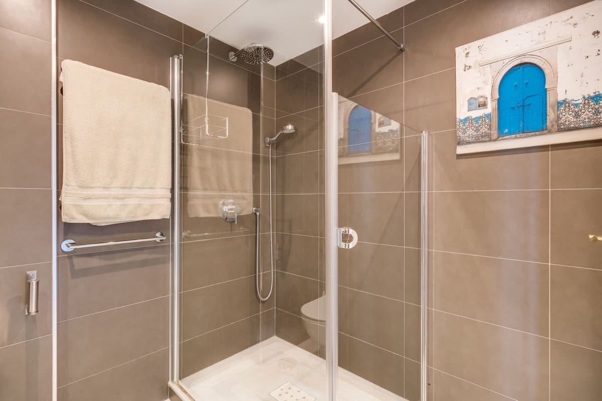 2 soveværelse Lejlighed til salg i Nueva Andalucia med swimmingpool garage - € 560.000 (Ref: 9219008)