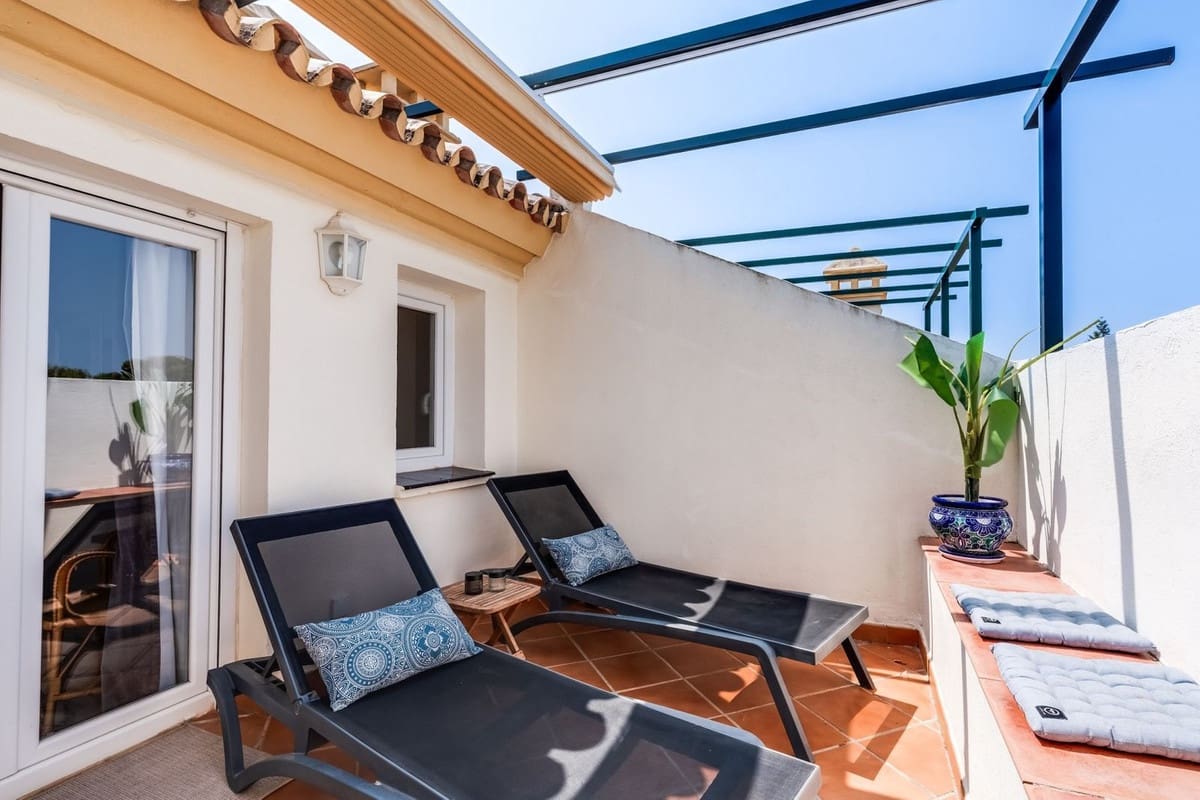 2 soveværelse Lejlighed til salg i Nueva Andalucia med swimmingpool garage - € 560.000 (Ref: 9219008)