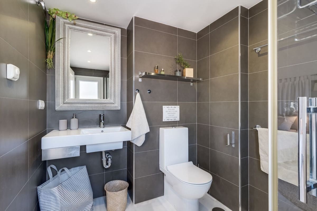 2 bedroom Apartment for sale in Nueva Andalucia with pool garage - € 560,000 (Ref: 9219008)