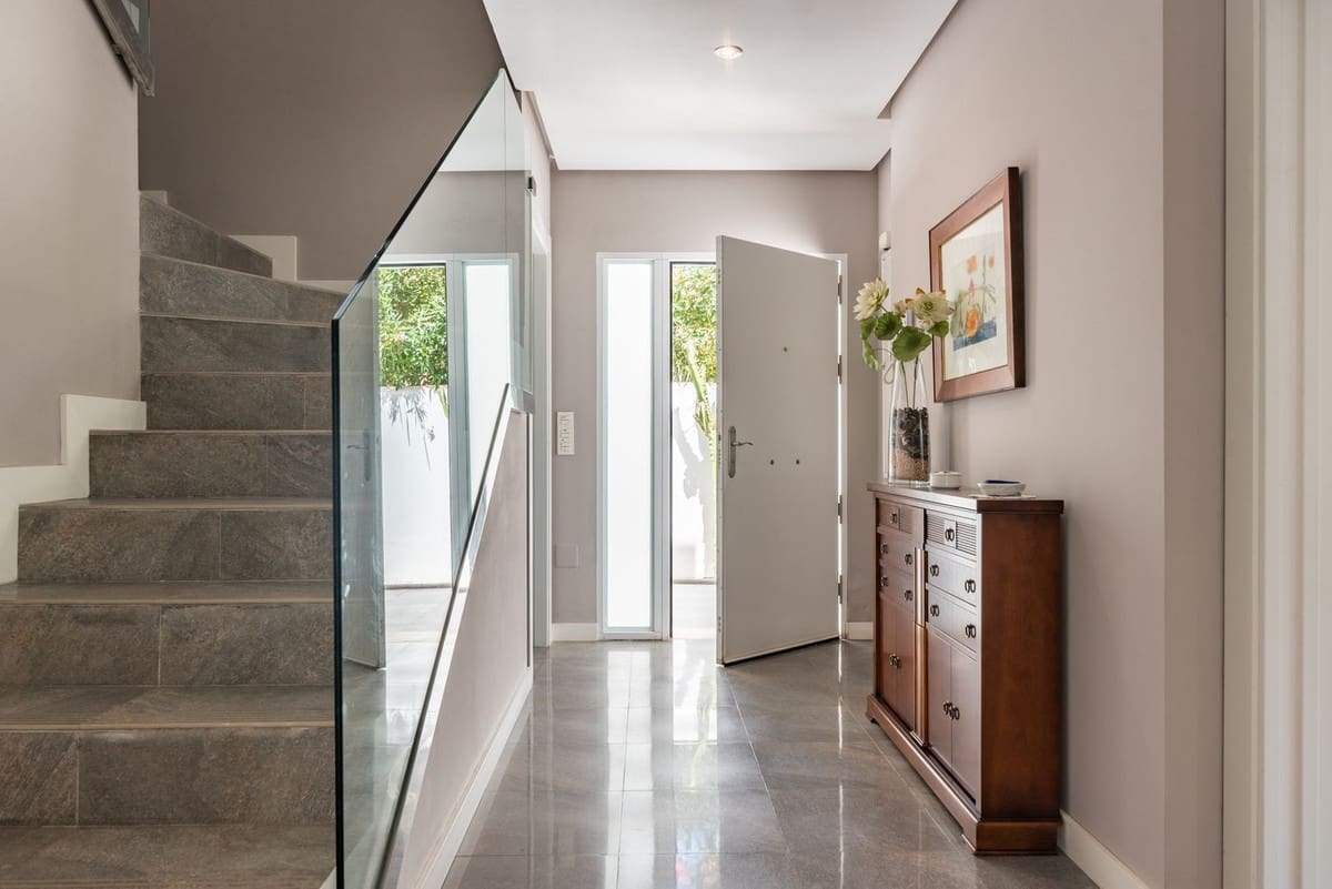 4 sypialnia Willa na sprzedaż w Marbella z garażem - 2 250 000 € (Ref: 9219009)