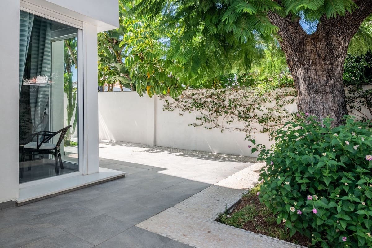 4 sypialnia Willa na sprzedaż w Marbella z garażem - 2 250 000 € (Ref: 9219009)