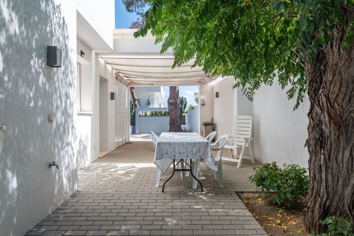 4 sypialnia Willa na sprzedaż w Marbella z garażem - 2 250 000 € (Ref: 9219009)