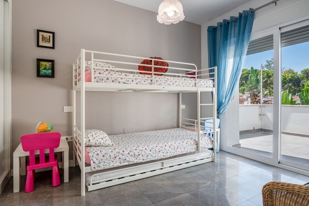 4 soveværelse Villa til salg i Marbella med garage - € 2.250.000 (Ref: 9219009)