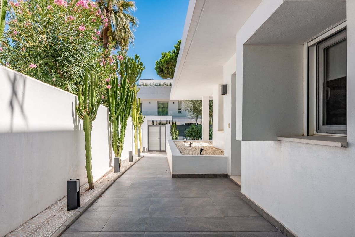 4 soveværelse Villa til salg i Marbella med garage - € 2.250.000 (Ref: 9219009)