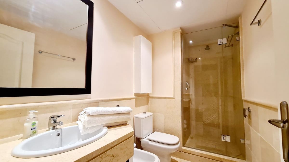 2 makuuhuone Huoneisto myytävänä paikassa Benahavis mukana uima-altaan 
autotalli - 550 000 € (Ref: 9219203)