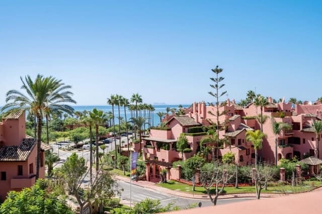 3 makuuhuone Huoneisto myytävänä paikassa Cancelada, Estepona mukana uima-altaan 
autotalli - 1 075 000 € (Ref: 9221452)