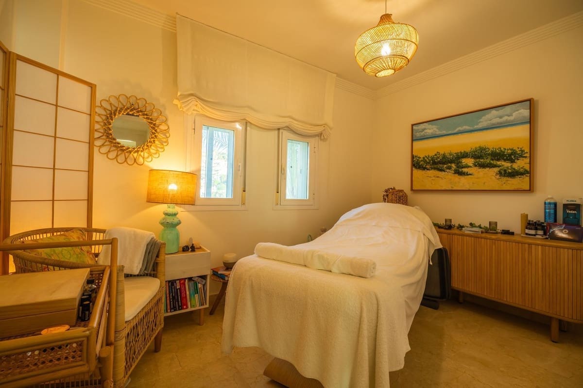 3 slaapkamer Appartement te koop in Estepona met zwembad garage - € 1.100.000 (Ref: 9231985)