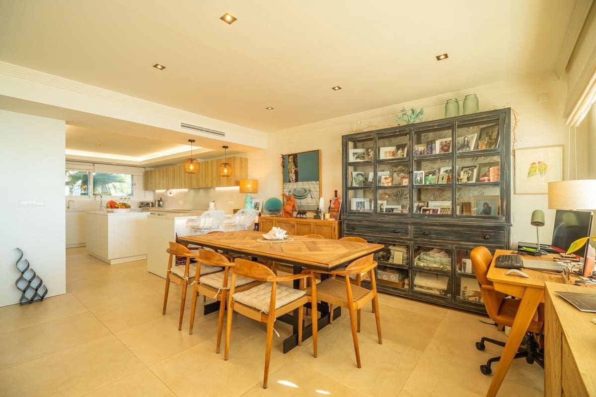 3 slaapkamer Appartement te koop in Estepona met zwembad garage - € 1.100.000 (Ref: 9231985)