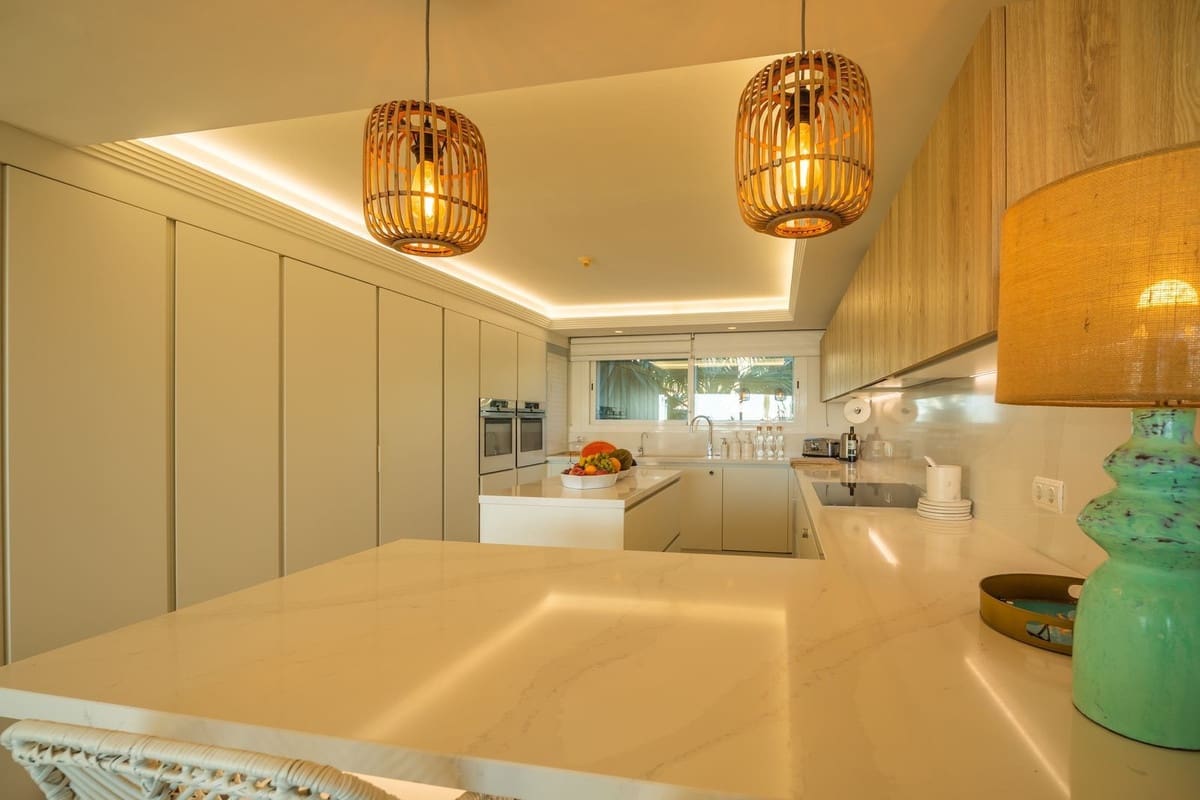 3 slaapkamer Appartement te koop in Estepona met zwembad garage - € 1.100.000 (Ref: 9231985)