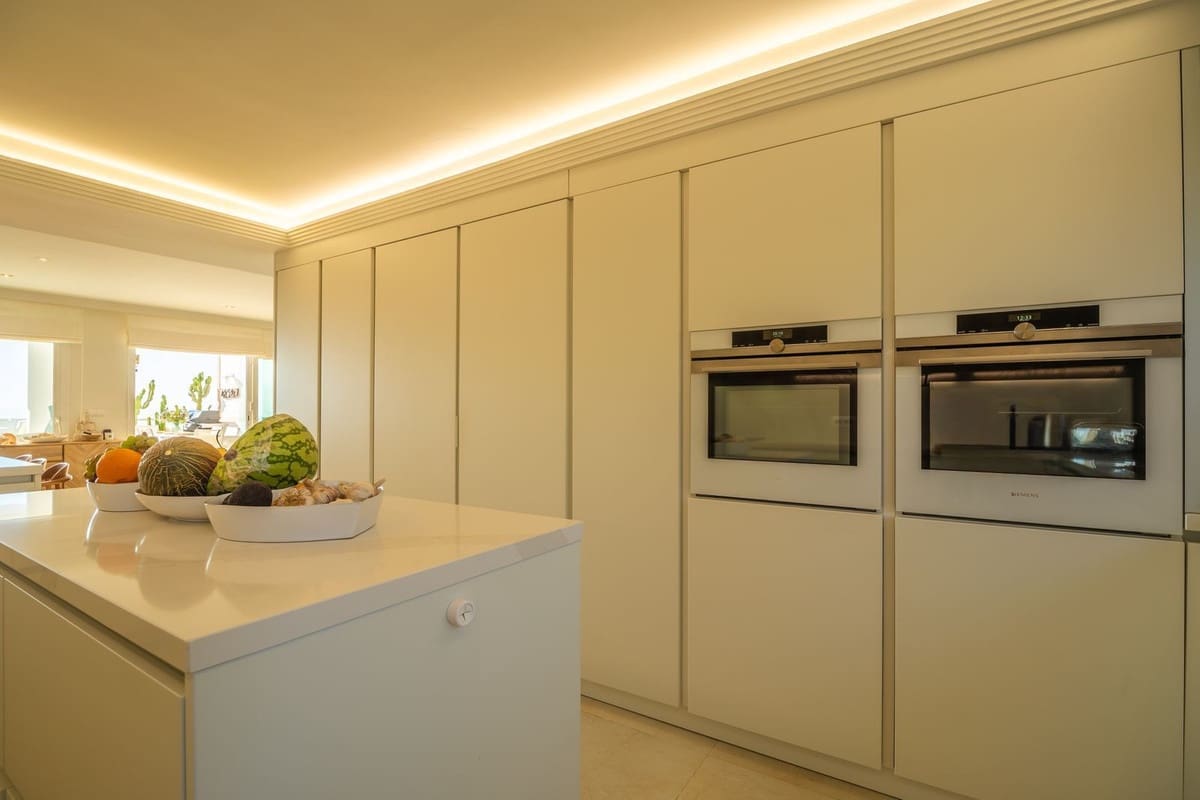 3 slaapkamer Appartement te koop in Estepona met zwembad garage - € 1.100.000 (Ref: 9231985)