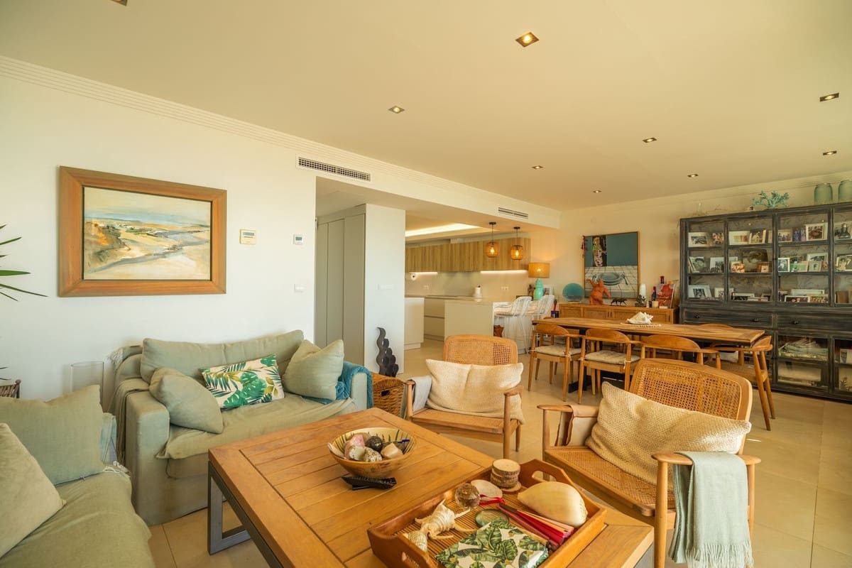 3 slaapkamer Appartement te koop in Estepona met zwembad garage - € 1.100.000 (Ref: 9231985)