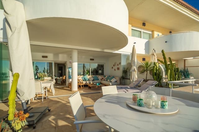3 quarto Apartamento para venda em Estepona com piscina garagem - 1 100 000 € (Ref: 9231985)