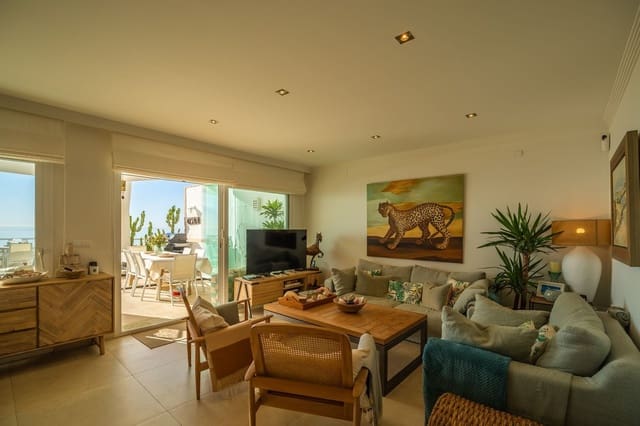 3 quarto Apartamento para venda em Estepona com piscina garagem - 1 100 000 € (Ref: 9231985)