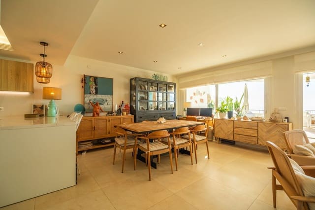 3 quarto Apartamento para venda em Estepona com piscina garagem - 1 100 000 € (Ref: 9231985)