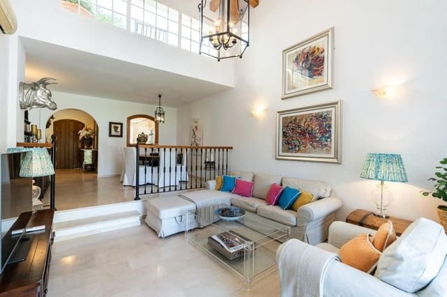 3 makuuhuone Omakotitalo myytävänä paikassa Riviera del Sol, Mijas mukana uima-altaan 
autotalli - 625 000 € (Ref: 9234073)