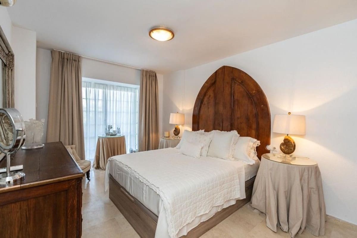 3 makuuhuone Omakotitalo myytävänä paikassa Riviera del Sol mukana uima-altaan 
autotalli - 625 000 € (Ref: 9234073)