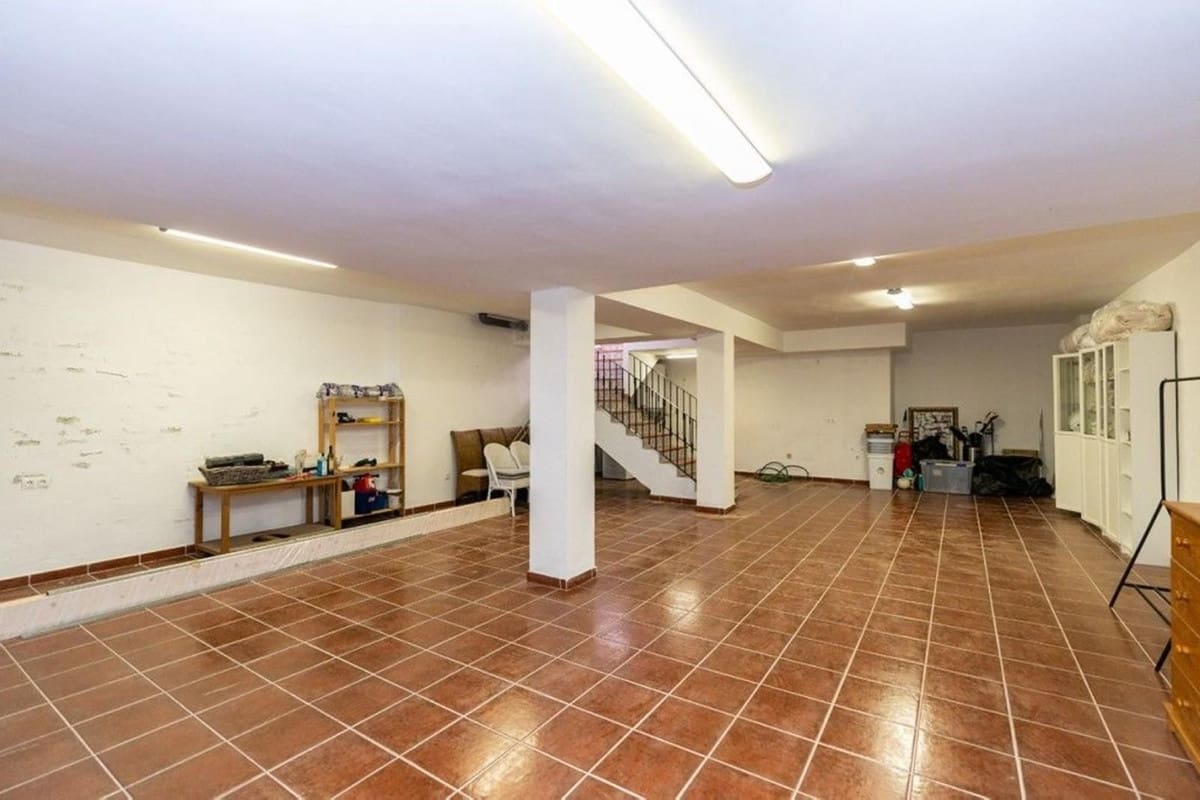 3 makuuhuone Omakotitalo myytävänä paikassa Riviera del Sol mukana uima-altaan 
autotalli - 625 000 € (Ref: 9234073)