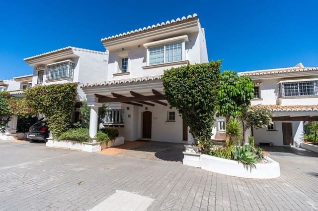 3 makuuhuone Omakotitalo myytävänä paikassa Riviera del Sol, Mijas mukana uima-altaan 
autotalli - 625 000 € (Ref: 9234073)