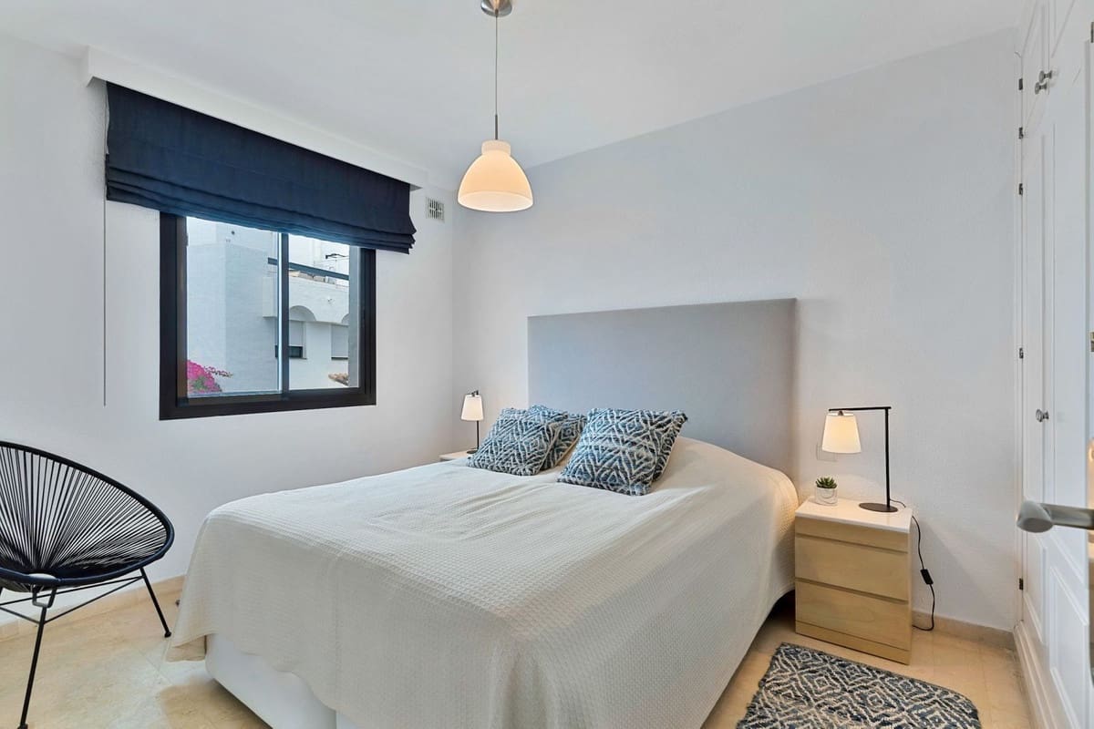 4 soveværelse Byhus til salg i San Pedro de Alcantara med swimmingpool garage - € 1.095.000 (Ref: 9234074)