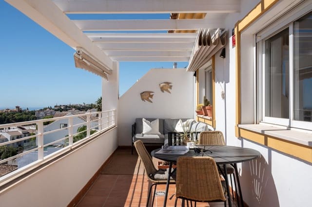 2 slaapkamer Penthouse te koop in Benalmádena pueblo, Benalmádena met garage - € 360.000 (Ref: 9240932)