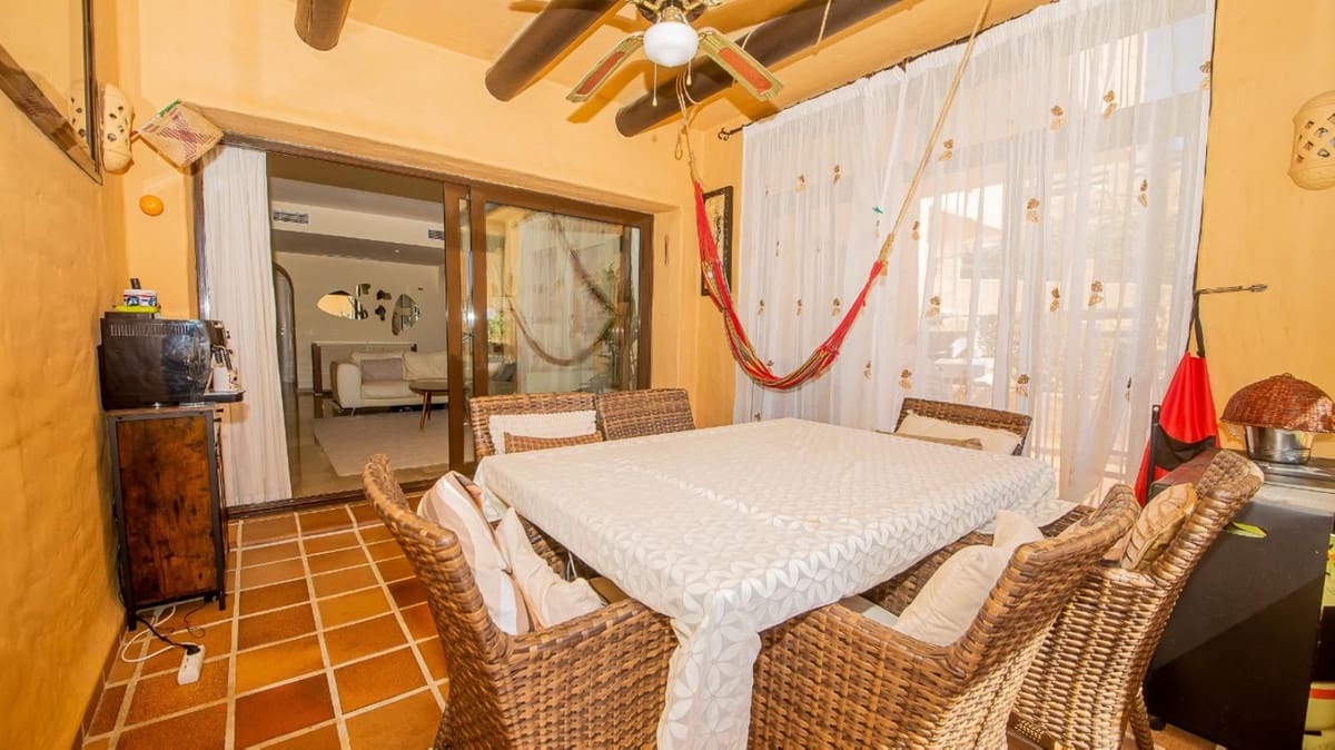 3 slaapkamer Appartement te koop in La Duquesa / Puerto de la Duquesa met zwembad garage - € 319.000 (Ref: 9251539)