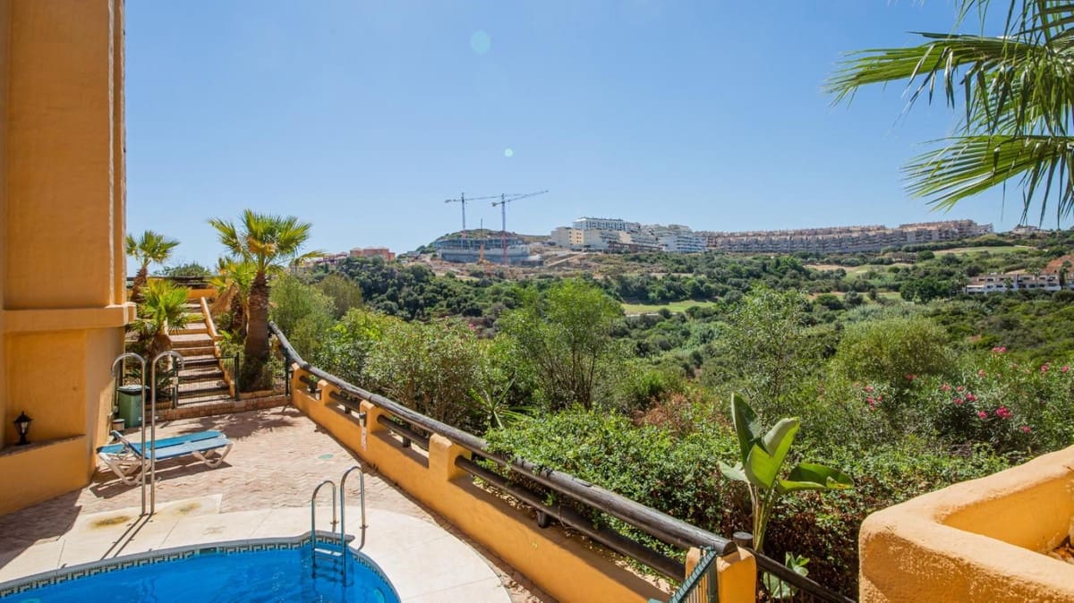 3 slaapkamer Appartement te koop in La Duquesa / Puerto de la Duquesa met zwembad garage - € 319.000 (Ref: 9251539)