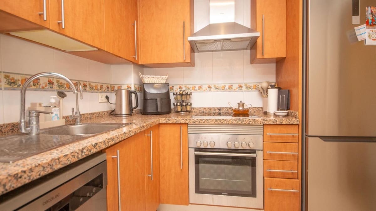 3 slaapkamer Appartement te koop in La Duquesa / Puerto de la Duquesa met zwembad garage - € 319.000 (Ref: 9251539)