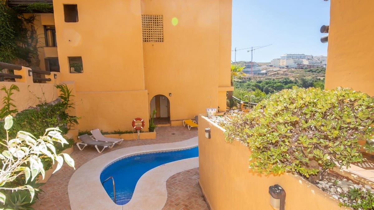 3 slaapkamer Appartement te koop in La Duquesa / Puerto de la Duquesa met zwembad garage - € 319.000 (Ref: 9251539)