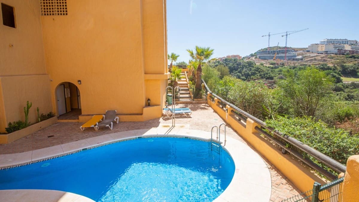 3 slaapkamer Appartement te koop in La Duquesa / Puerto de la Duquesa met zwembad garage - € 319.000 (Ref: 9251539)