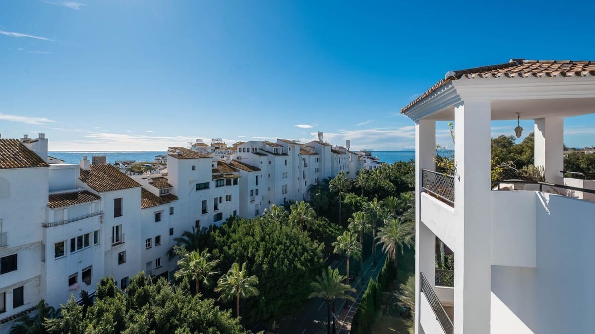 3 soveværelse Lejlighed til salg i Puerto Banus med swimmingpool - € 900.000 (Ref: 9254036)
