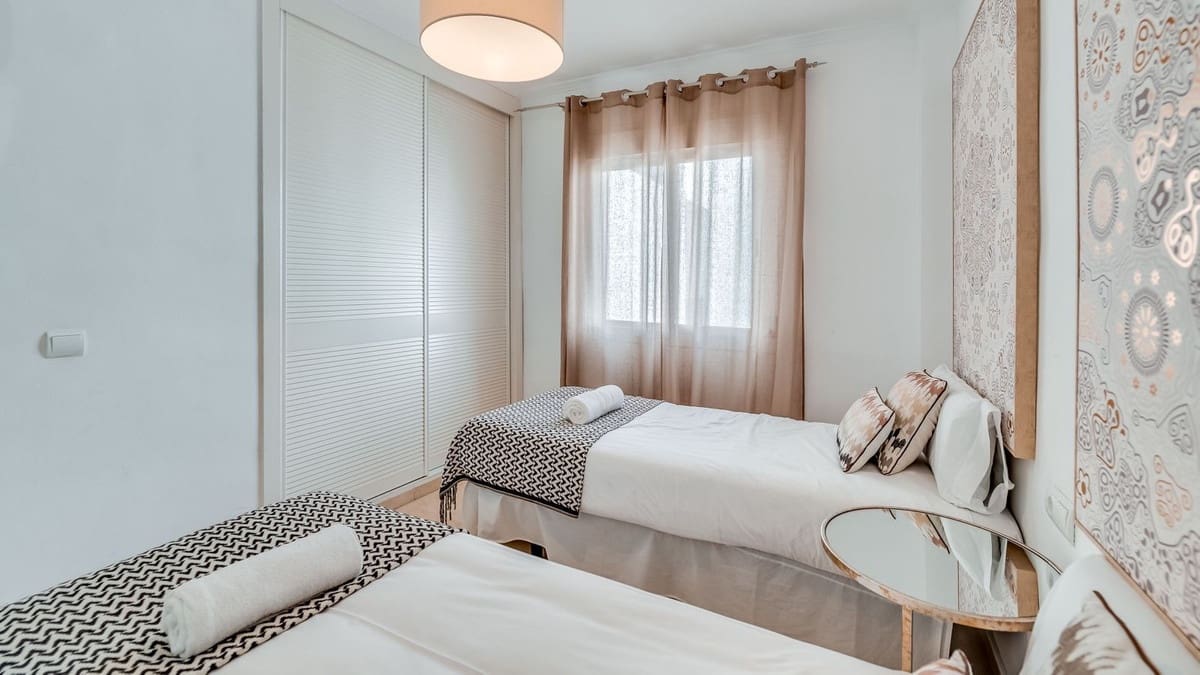 3 Zimmer Apartment zu verkaufen in Puerto Banus mit Pool - 850.000 € (Ref: 9254036)